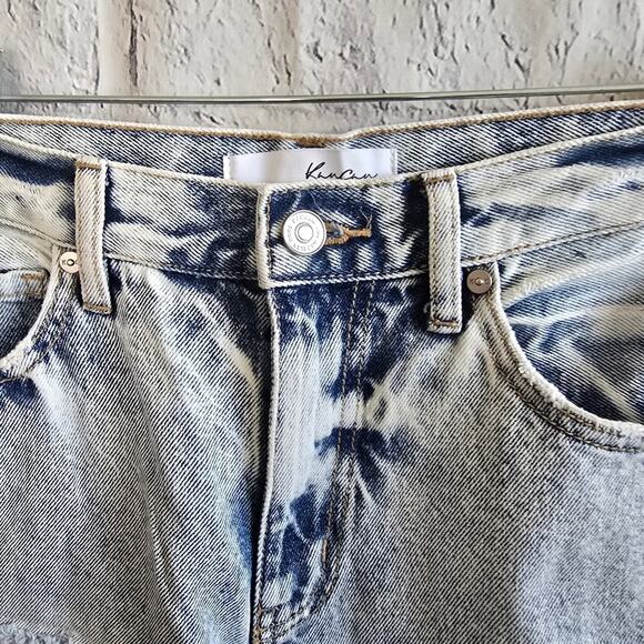 Kancan High Rise Straight Light Wash Distressed Jeans KC8667L Size 5/26 - Picture 5 of 13